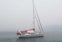 Yacht Asal Swiss Mogok di Laut