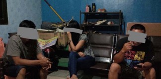 Kamar Kos Digerebek Masih Asyik Begituan