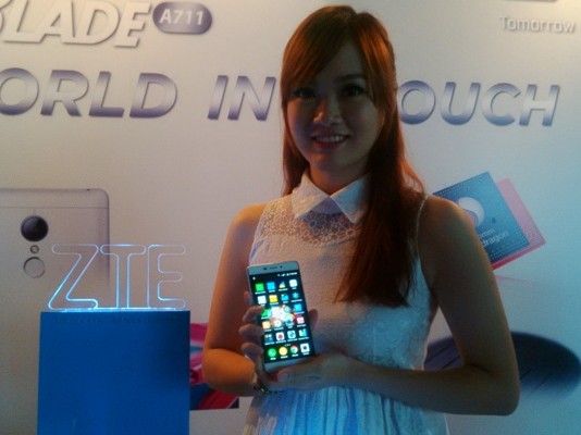 Ponsel Anyar ZTE Blade A711