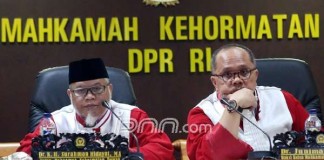 DPR Dirusak Pencoleng Rakyat Marah dan Muak