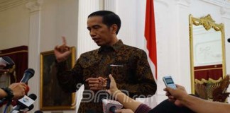 Jokowi Marah Besar Tangannya Sampai Bergetar