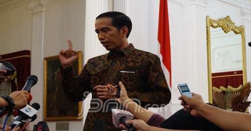 Jokowi Marah Besar Tangannya Sampai Bergetar