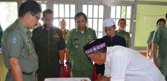 Wabup Idrus Lantik BPD Teluk Melano