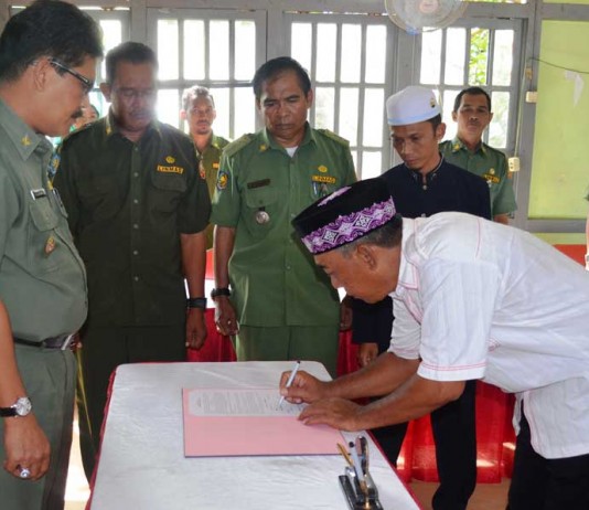 Wabup Idrus Lantik BPD Teluk Melano