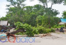 Angin ‘Cetar Membahana’ Terjang Perairan Sukadana