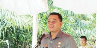 Natal Terakhir, Bupati Adrianus Minta Maaf