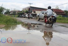 Warga Desak Perbaikan Drainase di KM 3 Jalan Sintang