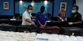 Bandar Terjun dari Apartemen, Petugas Amankan 161 Kg Sabu