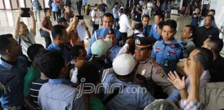 Soal Freeport, Warga Papua: Bubarkan DPR!