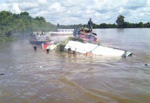 Driver Banting Stir ke Kanan, Air Masuk, Longboat Terbalik