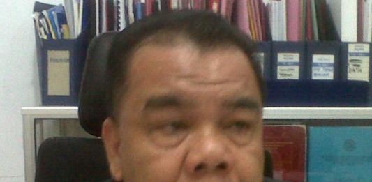 Jangan Lagi Naik di Atas Kap Mobil