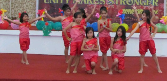 Sekolah Alfa Omega Rayakan Natal