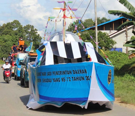 Kendaraan Hias Pukau Warga Sekadau