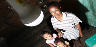 Warga Ibukota Kabupaten Sintang Merasa Terisolir