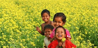 Ajarkan Anak Berbagi Sejak Dini