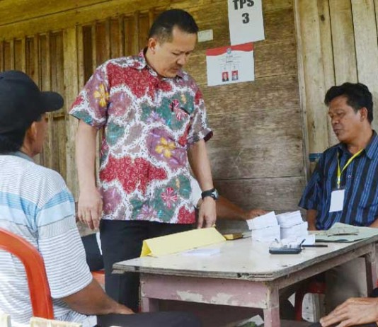 Rusman dan Hermanus Pelototi Pilkades Serentak Kubu Raya