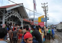 Warga Empat Desa Demo PLN Sekadau