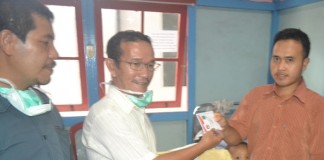 Petugas TPS 04 Datangi RSUD Sambas