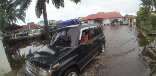 Diguyur Hujan, Jalan Protokol Ketapang Tergenang Banjir