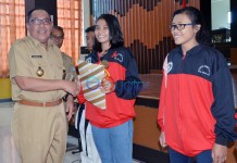 Atlet Pelajar dan Pelatih Olahraga Berprestasi Dapat Penghargaan