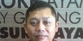 Bagikan Stiker Anti Korupsi