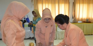 Ratna Pimpin Pelantikan GOPTKI dan DWP Sekadau