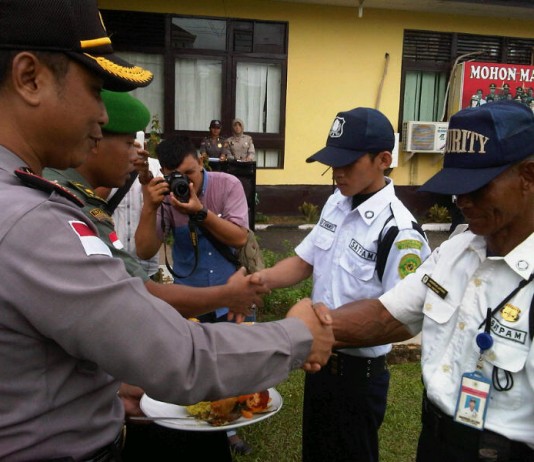 Minta Dipermudah Izin Pegang Senpi