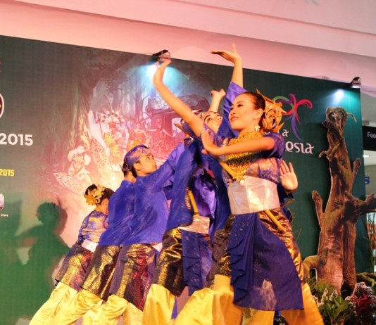 Borneo Extravaganza 2015, Tarian Melayu dan Dayak Pukau Penonton