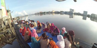 Gelar Robo’-Robo’ di Pinggir Sungai Pawan