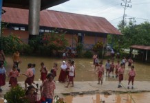 Jalan Becek, Murid Tak Terdidik