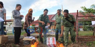 3.475 Lembar Surat Suara Pilkada Sekadau Dibakar