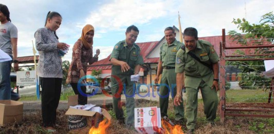 3.475 Lembar Surat Suara Pilkada Sekadau Dibakar