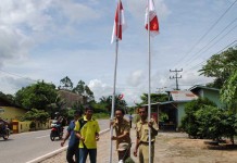 Seratus Bendera Merah Putih Berkibar di Desa Sungai Ringin