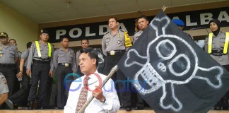 Kapolda Dihadiahi Tengkorak Hitam