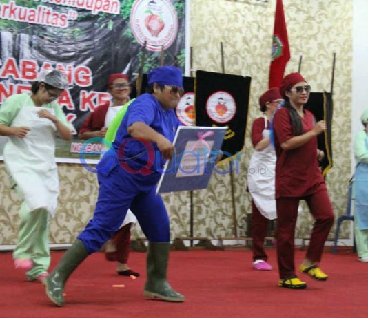 Bidan Juga Bisa Menari dan Bernyanyi