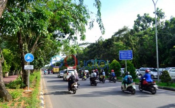 Malah Acungkan Jari Tengah