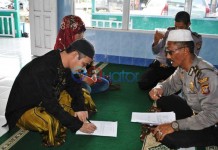 Dengar Suara Azan, Tahanan Polres Sambas Masuk Islam