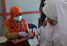 Ambil Sampel Darah Pelajar