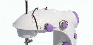 Pusat Bagi-bagi Mesin Jahit ke Sintang