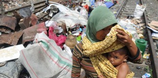 Dilema Antara Tekan Angka Kemiskinan dengan Bantuan Pusat