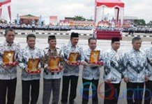 Dr. Yan Raih PGRI Award 2015