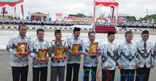 Dr. Yan Raih PGRI Award 2015