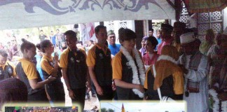 Warga Lumbang Bangga Dikunjungi Bule Australia