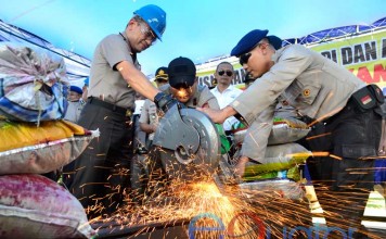 Ratusan Senpi Rakitan Dipotong