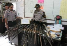 Warga Serahkan 33 Pucuk Senpi Rakitan