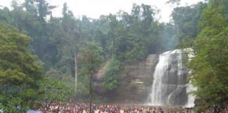 Bangun Zona Aman di Air Terjun Dait