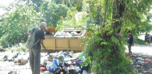 Warga Keluhkan Sampah di TPS Lama Tak Diangkut