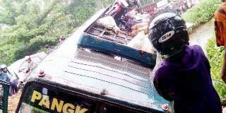 Hindari Sepeda Motor Bus Banyuke Nyebur