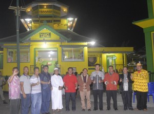 Bupati, Wakil Bupati, Sekda Sanggau foto bersama Kapolres dan Dandim Sanggau di depan Masjid Jami Sanggau