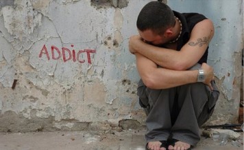 Selain Lem, Obat Batuk Juga Disalahgunakan untuk Mabuk